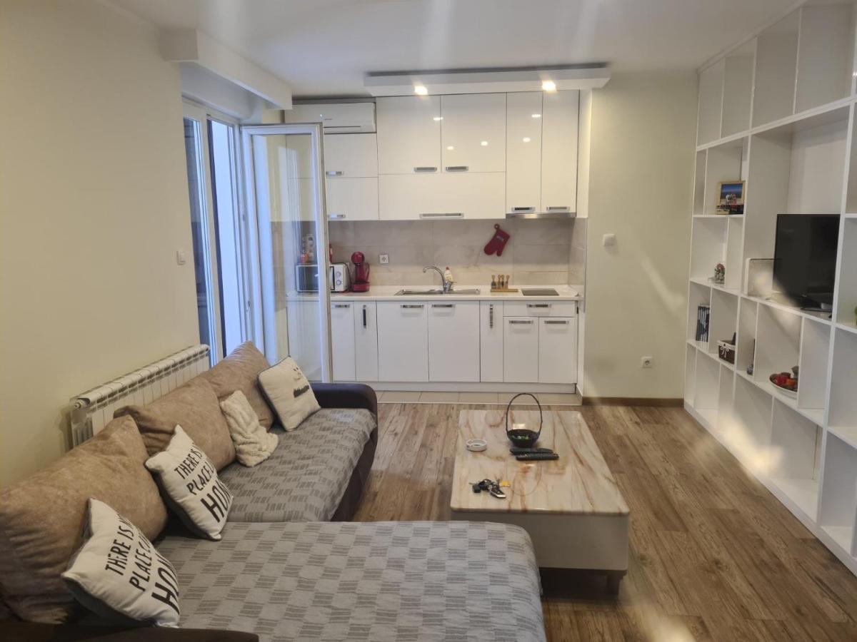 Casa Mia Appartement Novi Sad Buitenkant foto